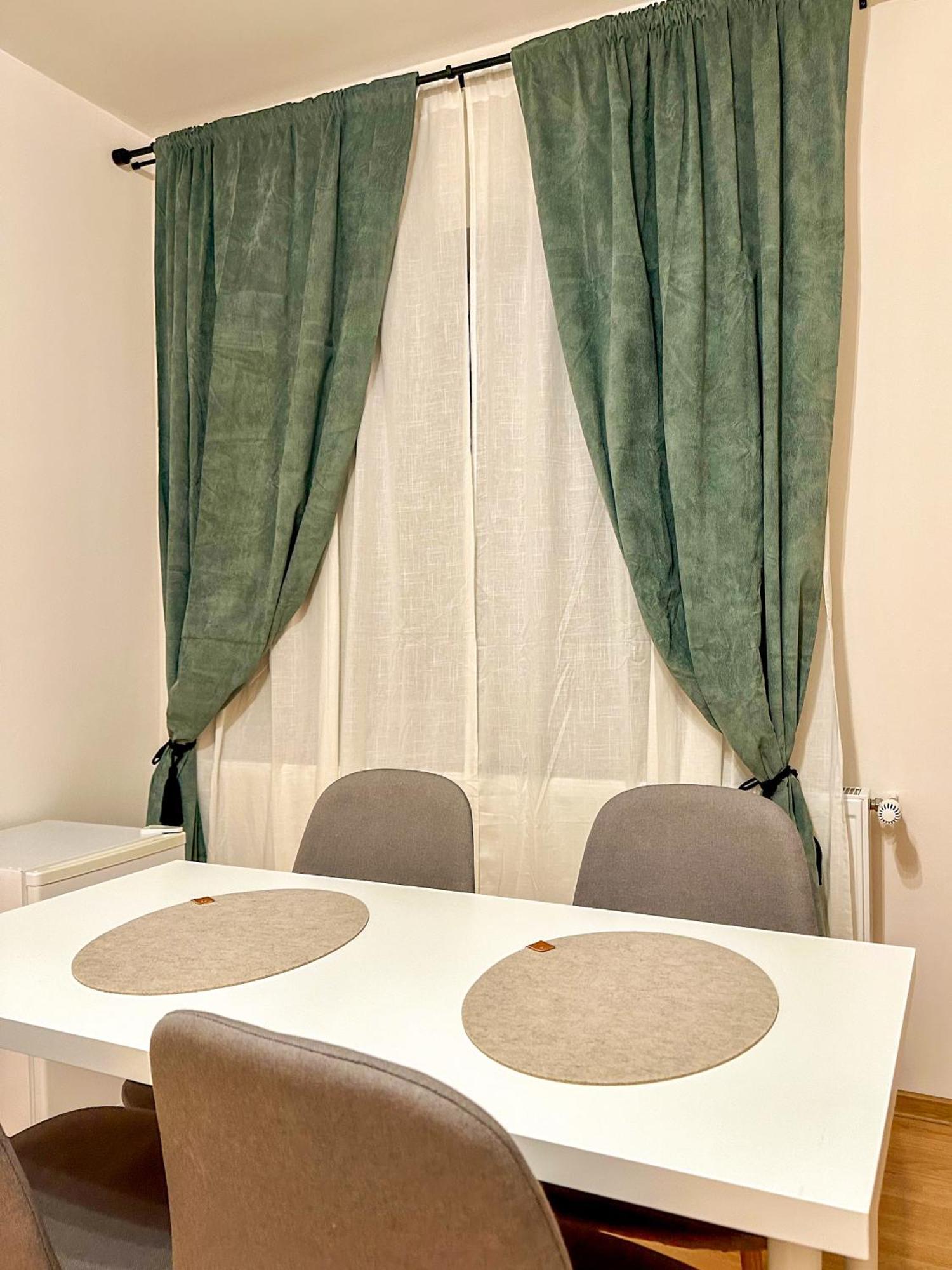 Serenity House Apartments シビウ 部屋 写真